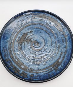 Piatto basso blu con spirali nere 25,5cm
